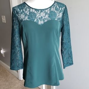 The Limited lace top sz M